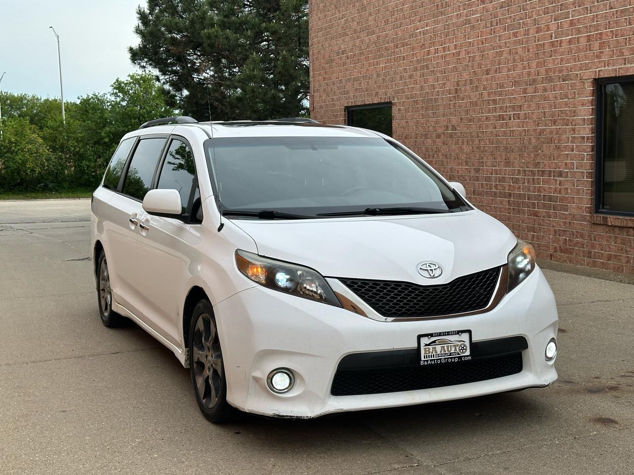 Toyota Sienna FWD 7-Passenger V6 2013