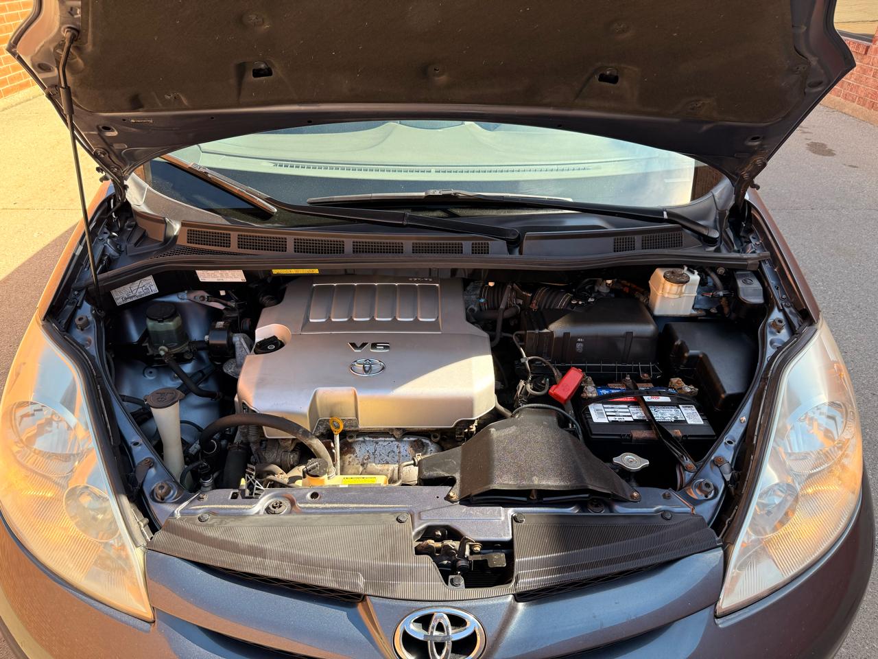 Toyota Sienna CE FWD 7 Passenger 2010