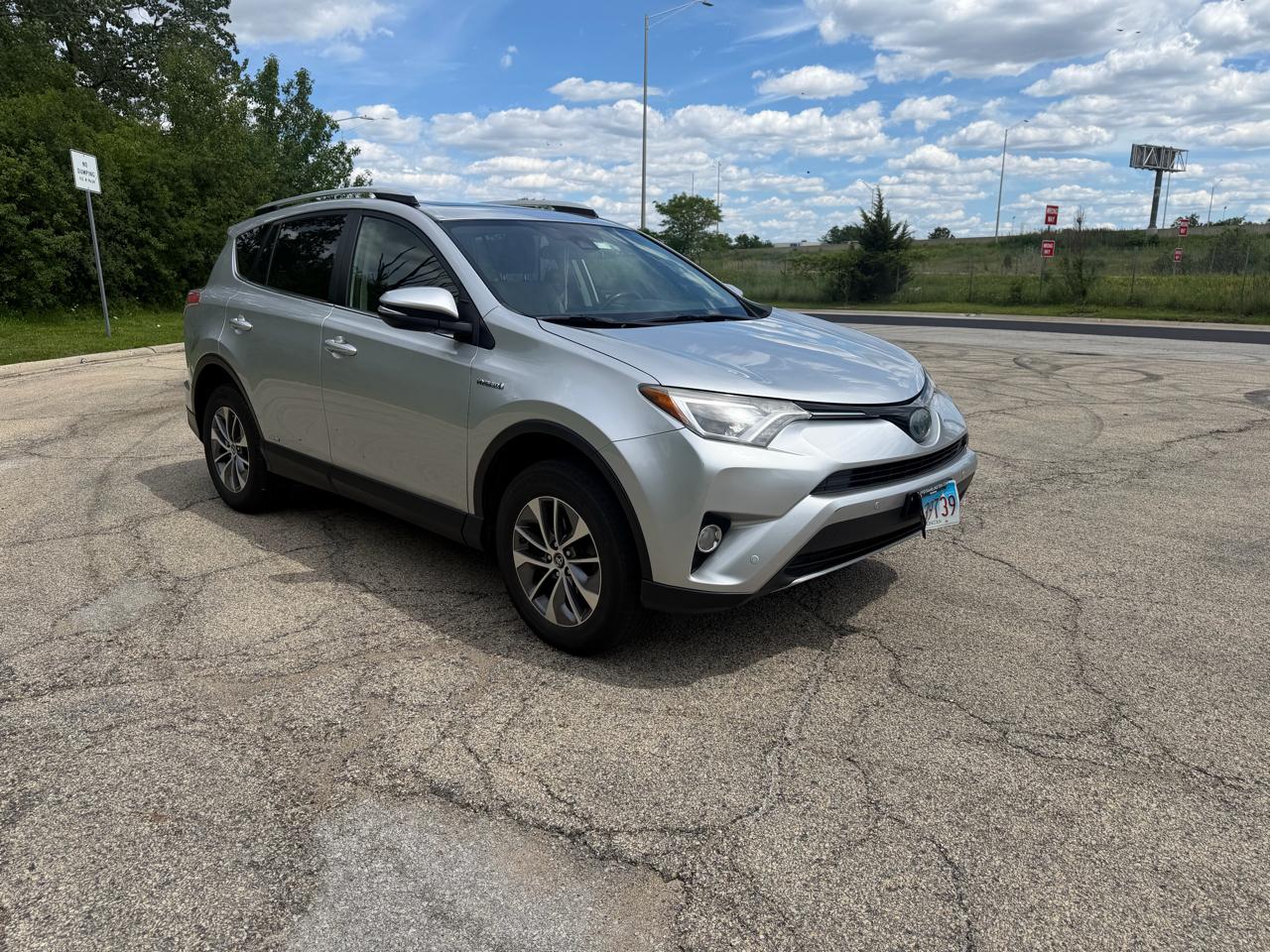 Toyota RAV4 Hybrid XLE 2016