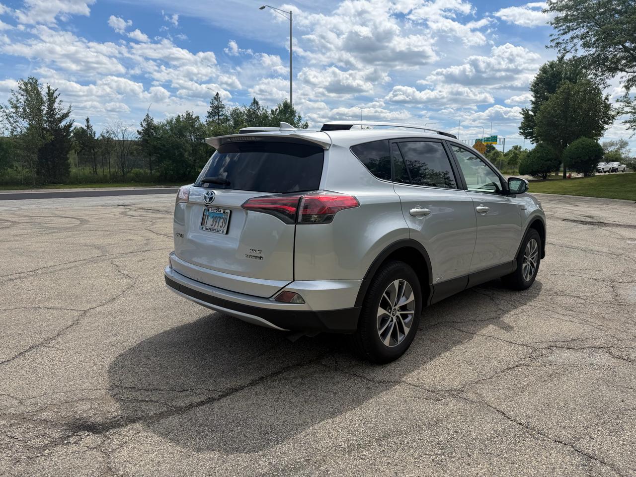 Toyota RAV4 Hybrid XLE 2016