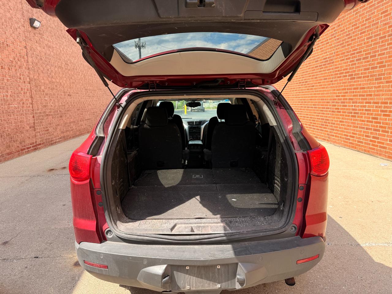 Chevrolet Traverse LT FWD 2011