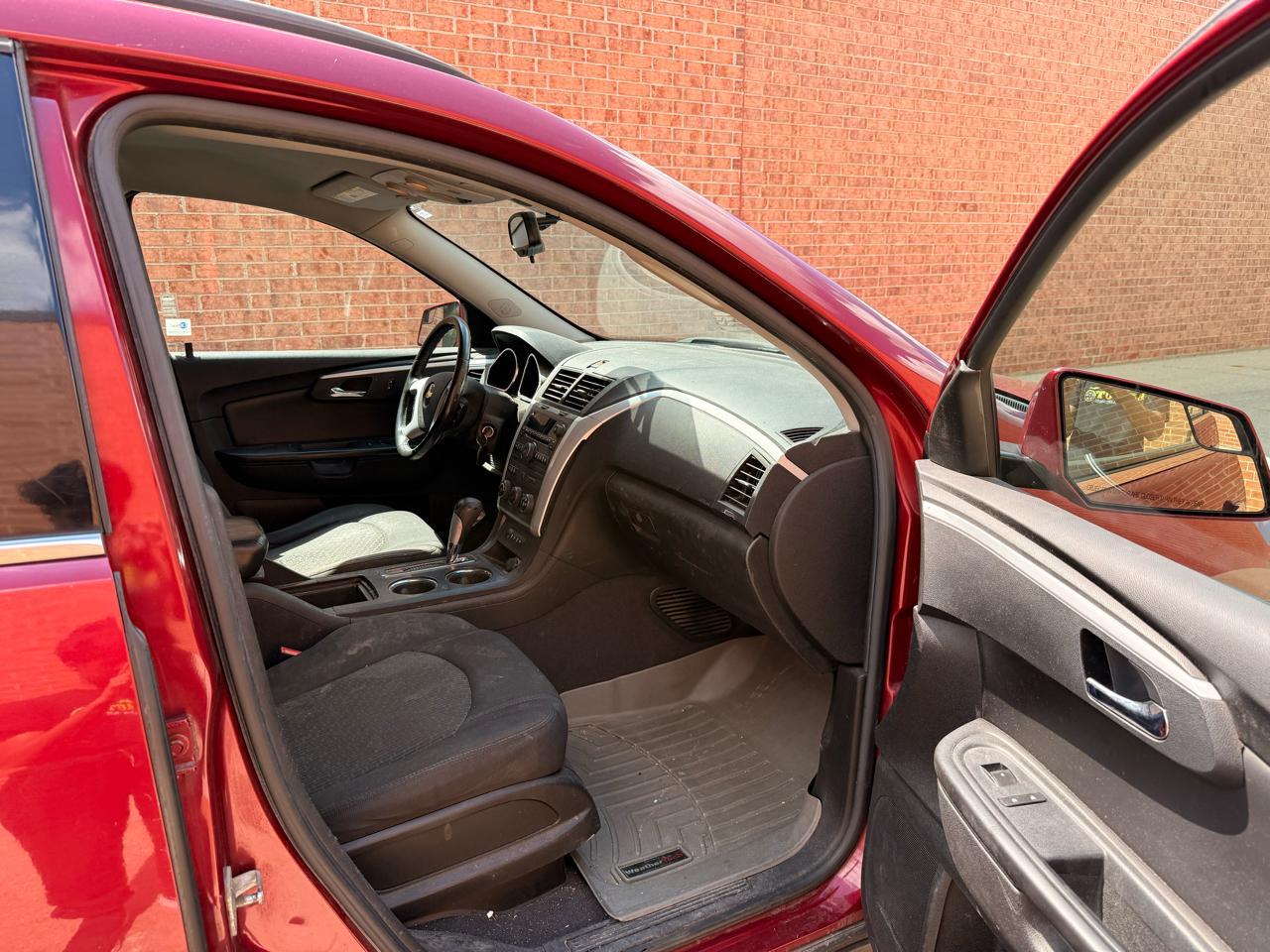 Chevrolet Traverse LT FWD 2011