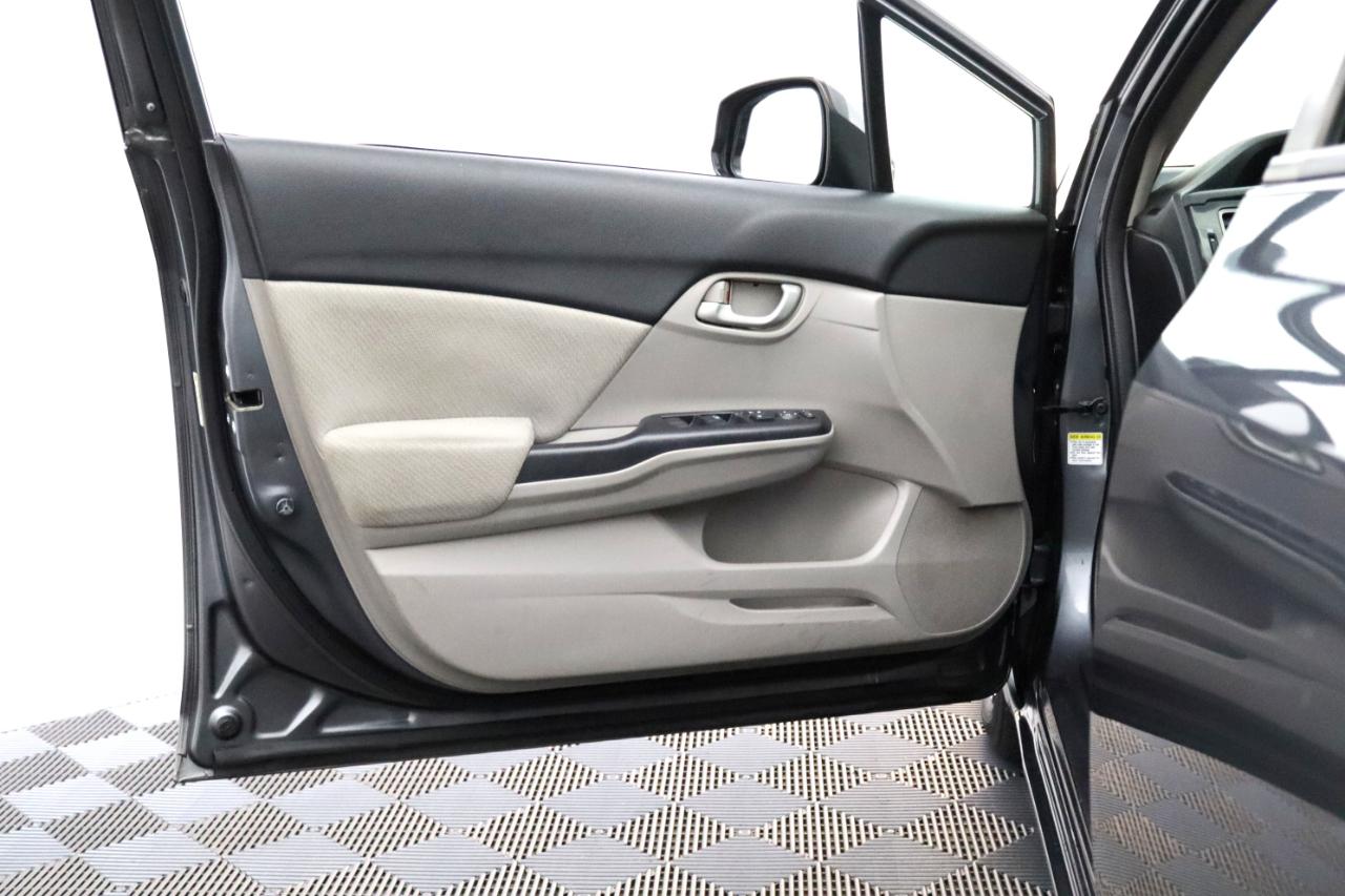 Honda Civic LX Sedan 5-Speed AT 2013