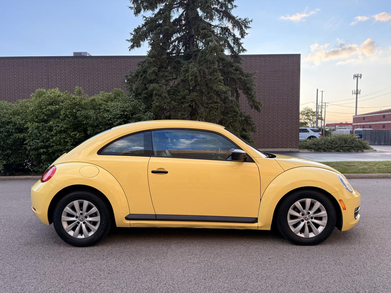 Volkswagen Beetle 1.8T Classic 2015