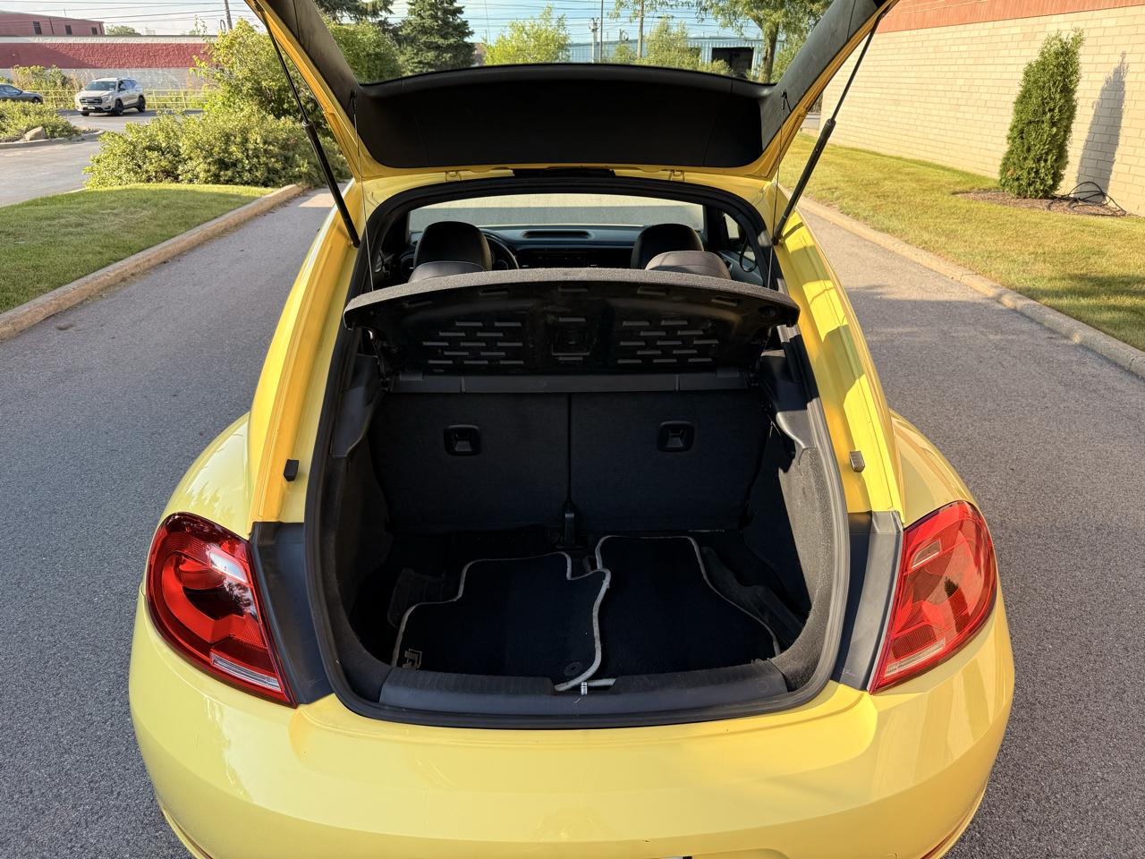 Volkswagen Beetle 1.8T Classic 2015
