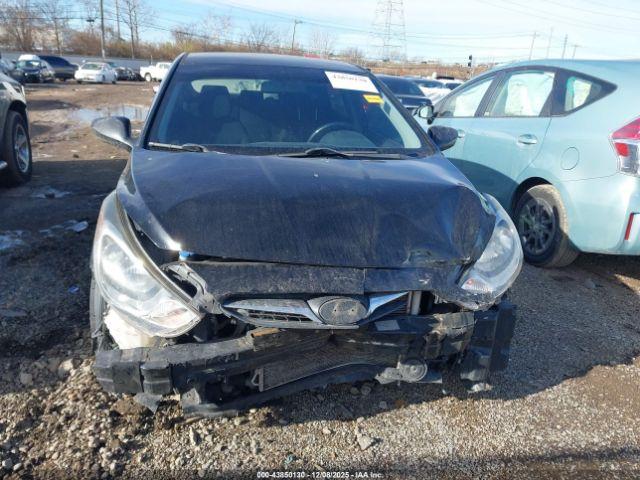 Hyundai Accent SE 5-Door 2012