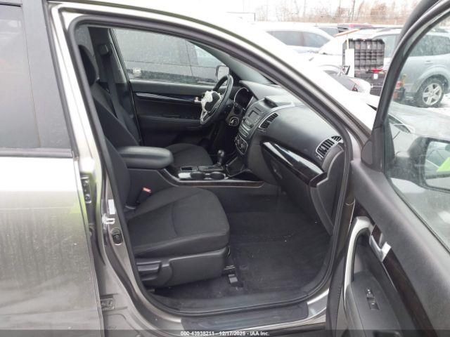 Kia Sorento LX 2WD 2014