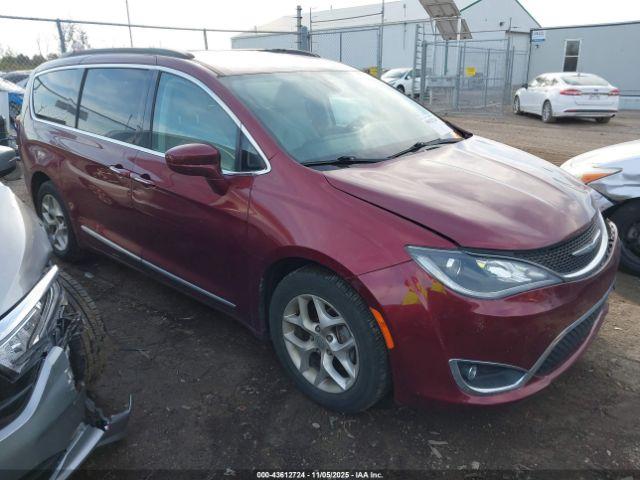 Chrysler Pacifica Touring-L 2017