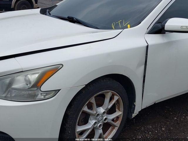 Nissan Maxima SV 2012