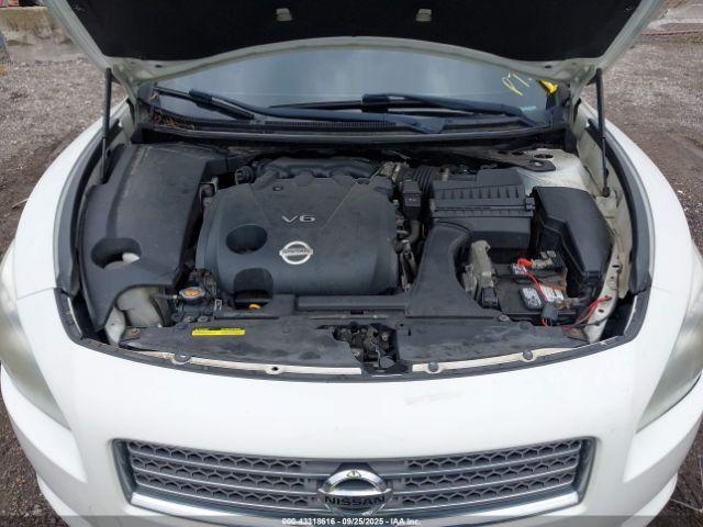 Nissan Maxima SV 2012