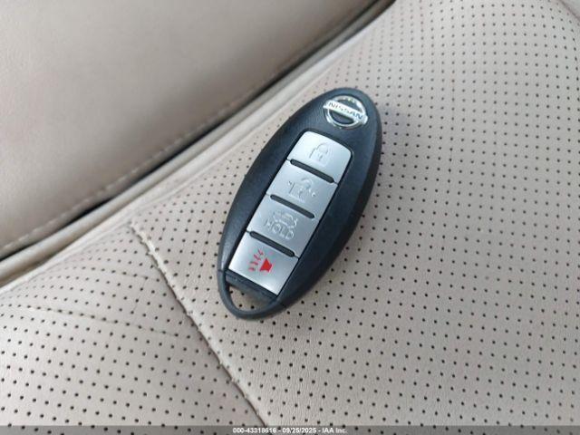 Nissan Maxima SV 2012