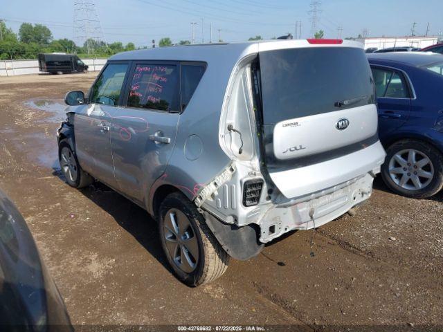 Kia Soul Base 6A 2016