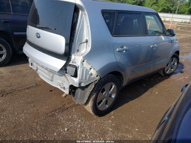 Kia Soul Base 6A 2016