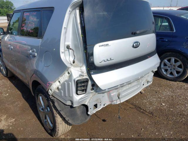 Kia Soul Base 6A 2016
