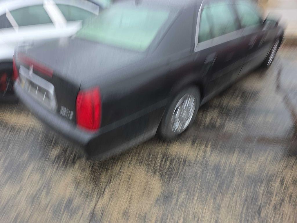 Cadillac DeVille  2005