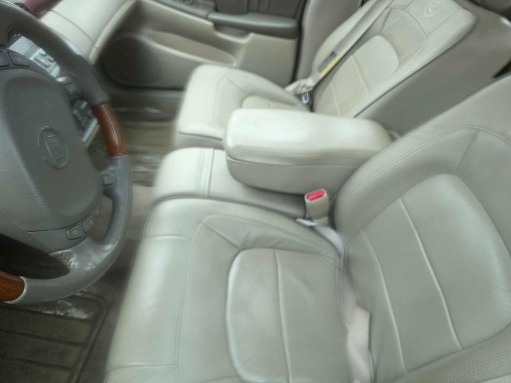 Cadillac DeVille  2005