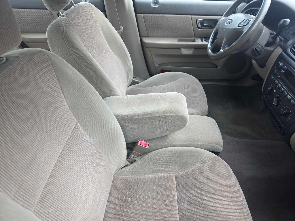 Ford Taurus  2001