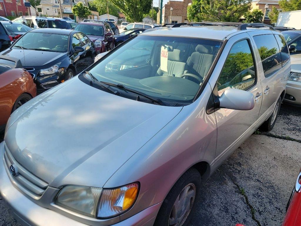 Toyota Sienna  2002