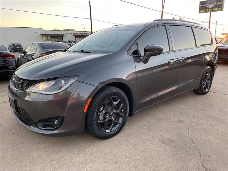 2019 Chrysler Pacifica Touring L Plus