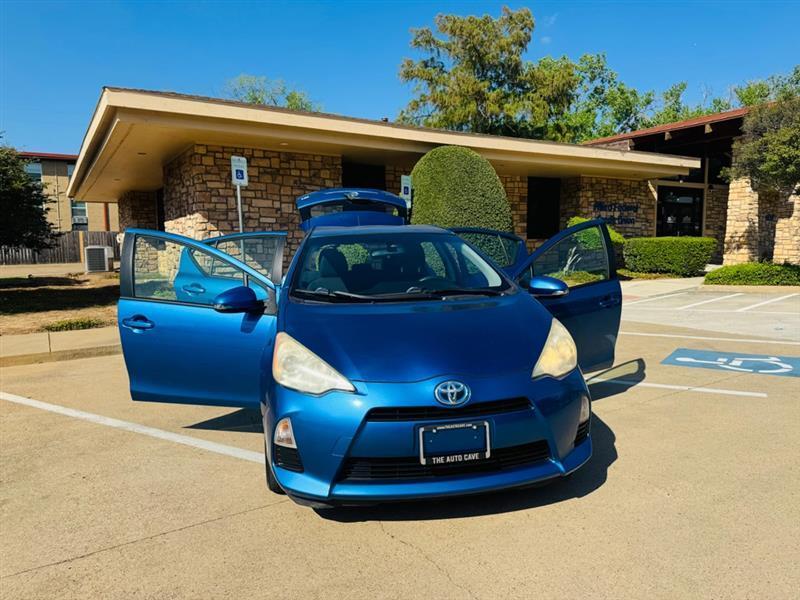 2013 Toyota Prius c 