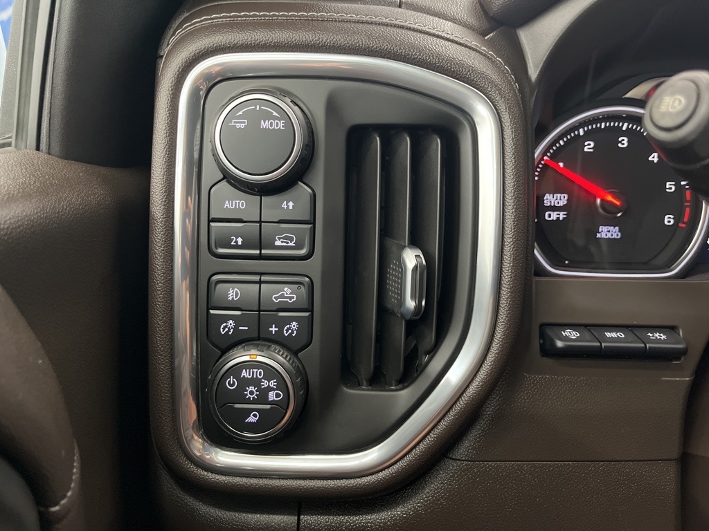 Chevrolet Silverado 1500 4WD Crew Cab 147" LTZ 2021