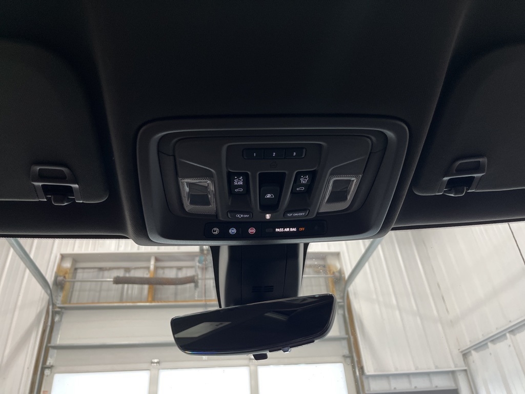 Chevrolet Silverado 1500 4WD Crew Cab 147" LTZ 2021