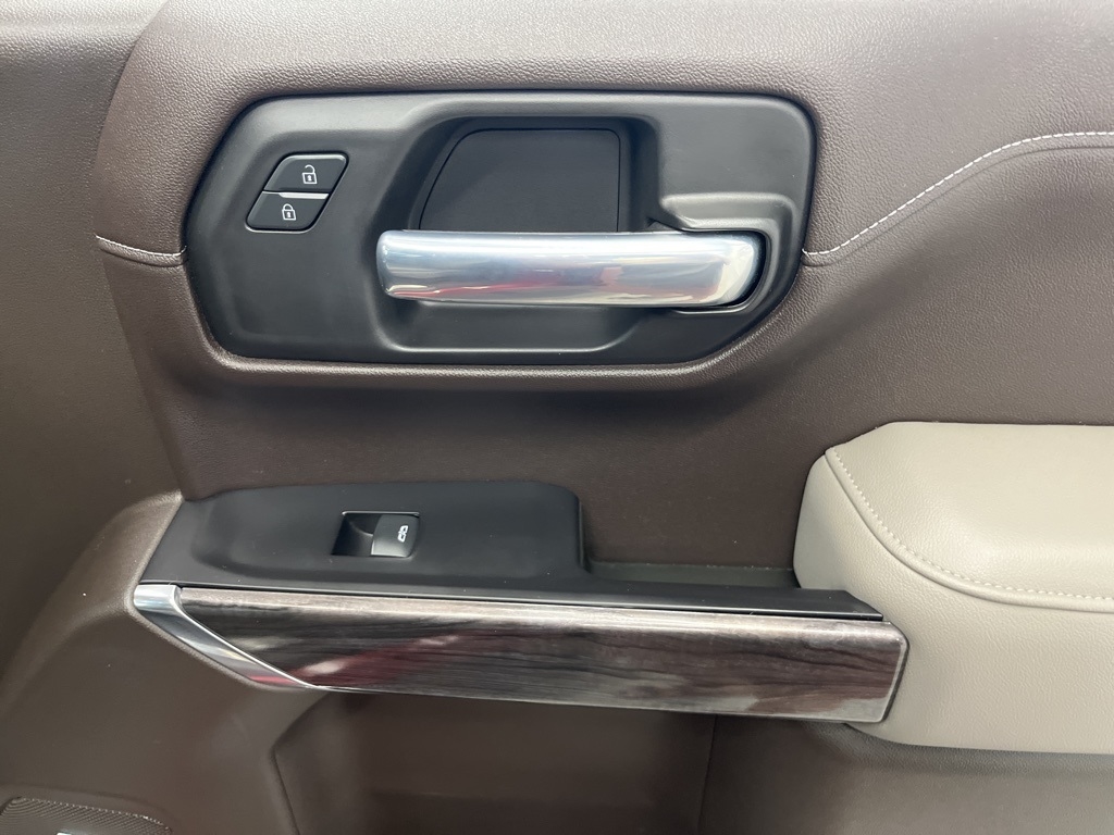 Chevrolet Silverado 1500 4WD Crew Cab 147" LTZ 2021