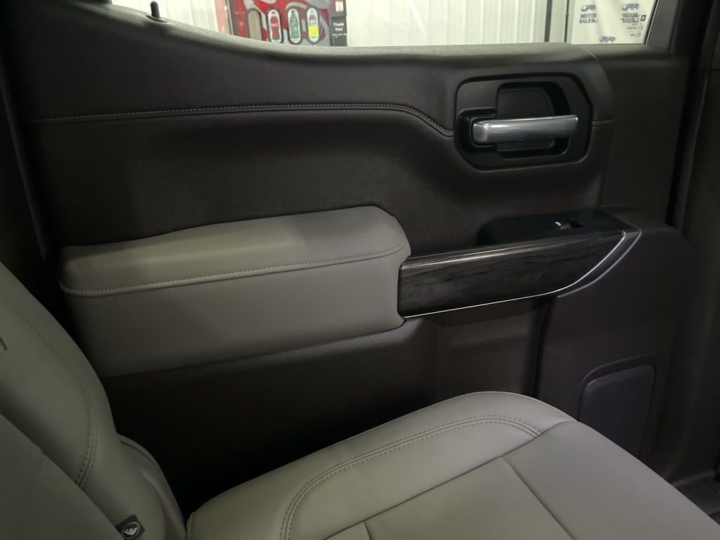 Chevrolet Silverado 1500 4WD Crew Cab 147" LTZ 2021