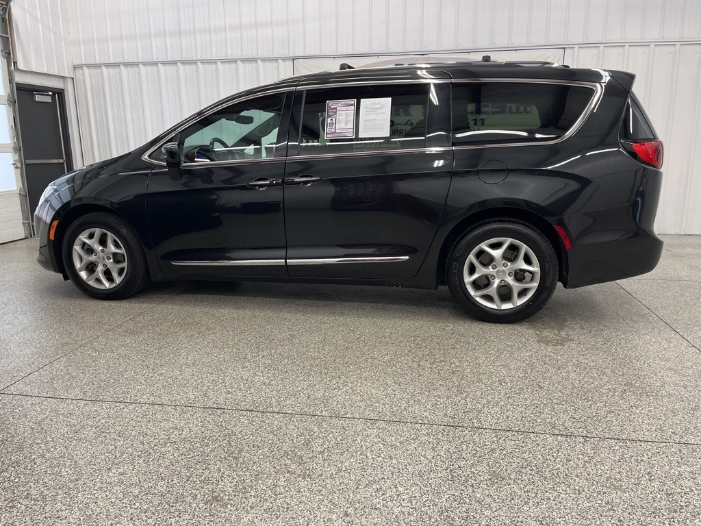 Chrysler Pacifica Touring L 35th Anniversary FWD *Ltd Avail* 2020