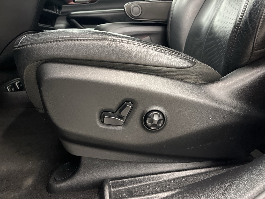Chrysler Pacifica Touring L 35th Anniversary FWD *Ltd Avail* 2020