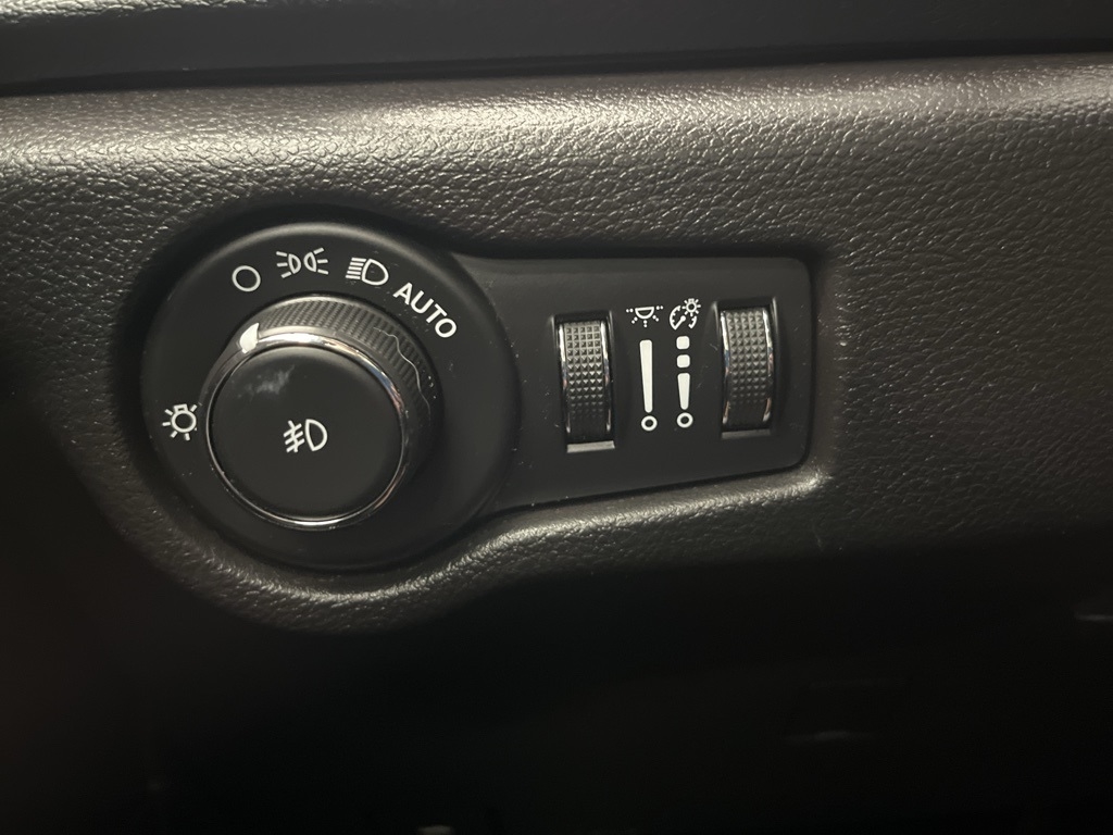 Chrysler Pacifica Touring L 35th Anniversary FWD *Ltd Avail* 2020