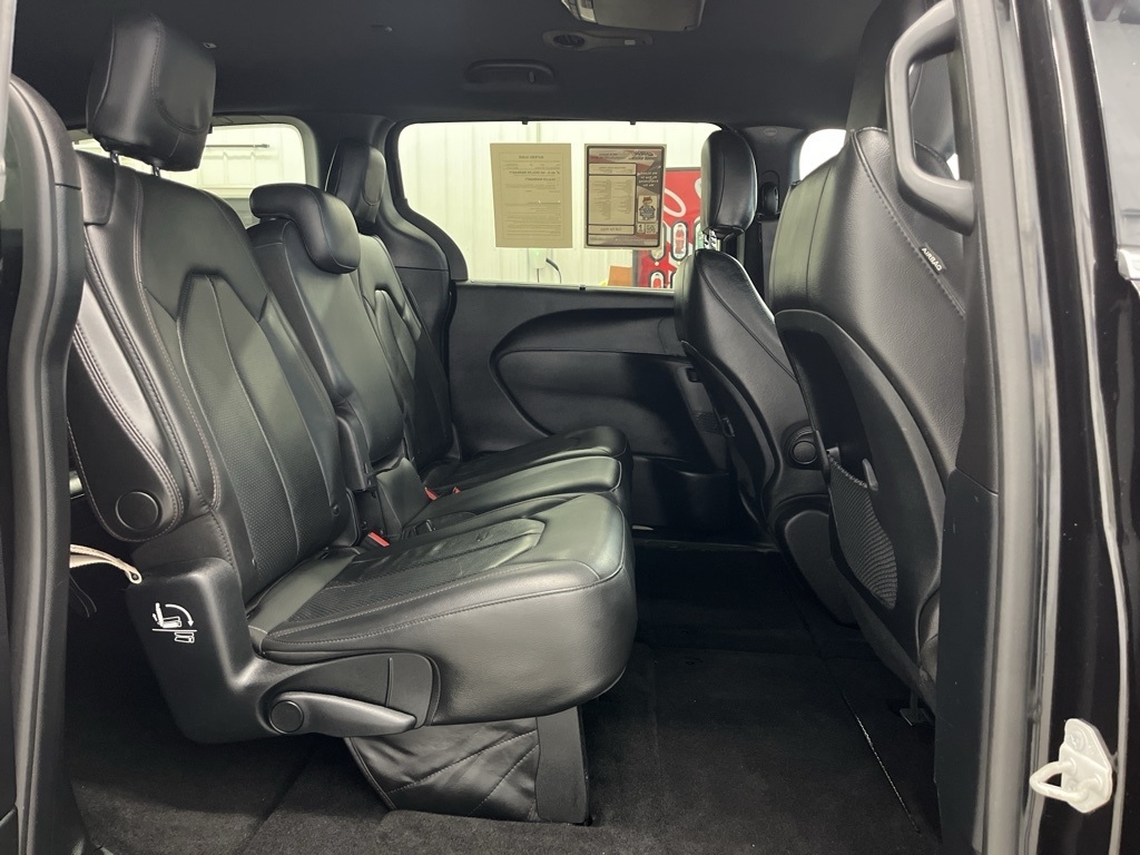 Chrysler Pacifica Touring L 35th Anniversary FWD *Ltd Avail* 2020