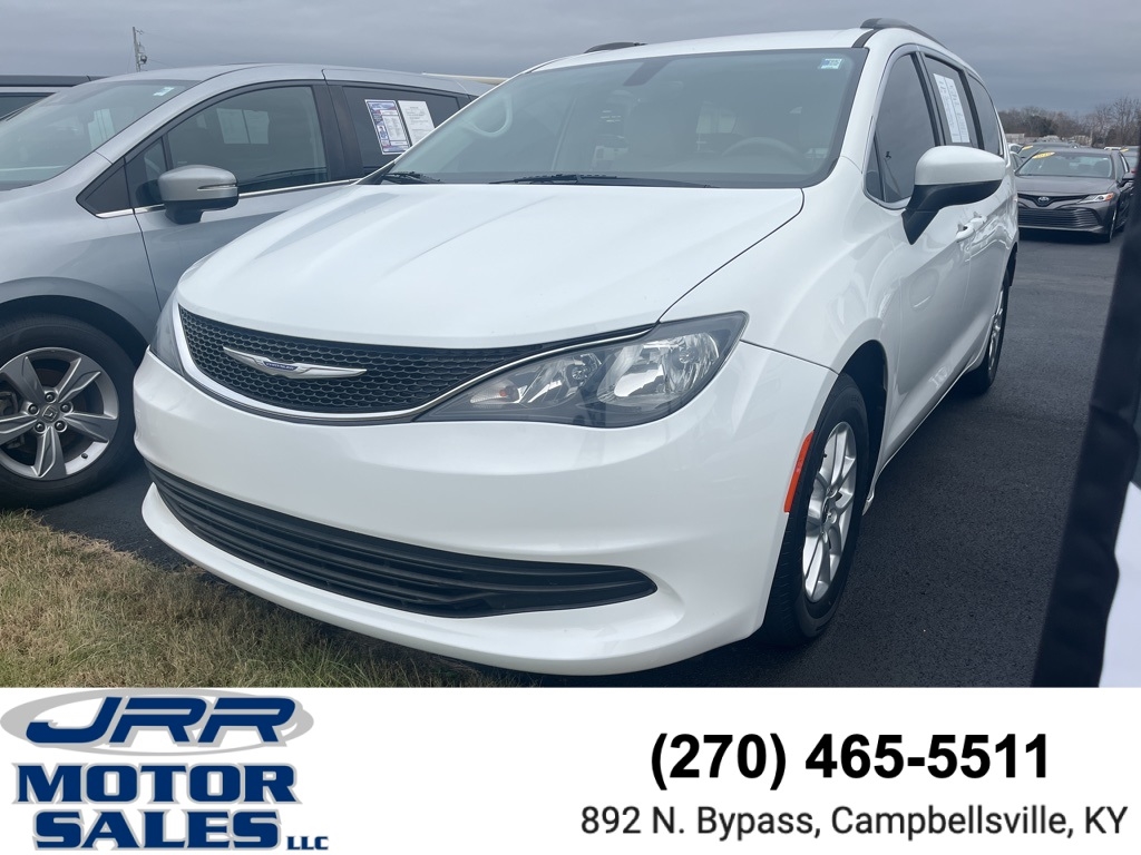 2020 Chrysler Voyager's photo