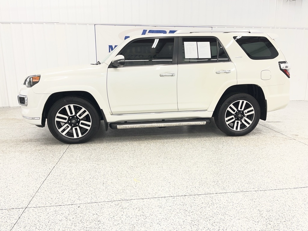 Toyota 4Runner Limited 4WD (Natl) 2022
