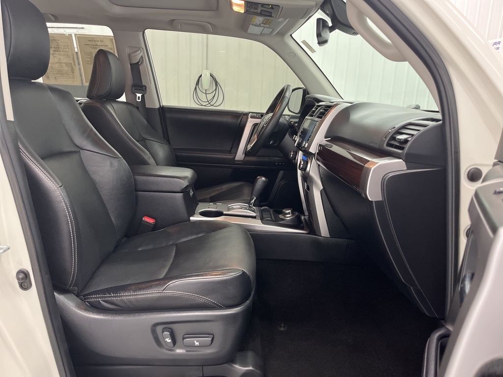 Toyota 4Runner Limited 4WD (Natl) 2022