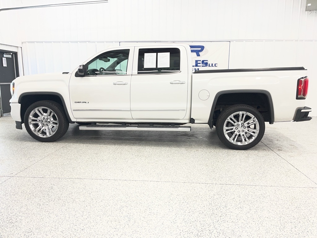 GMC Sierra 1500 4WD Crew Cab 143.5" Denali 2017