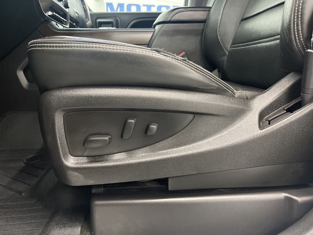 GMC Sierra 1500 4WD Crew Cab 143.5" Denali 2017