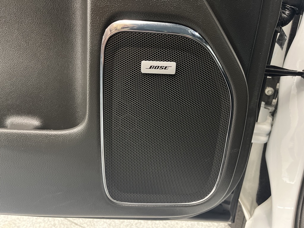 GMC Sierra 1500 4WD Crew Cab 143.5" Denali 2017