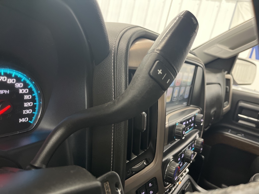 GMC Sierra 1500 4WD Crew Cab 143.5" Denali 2017