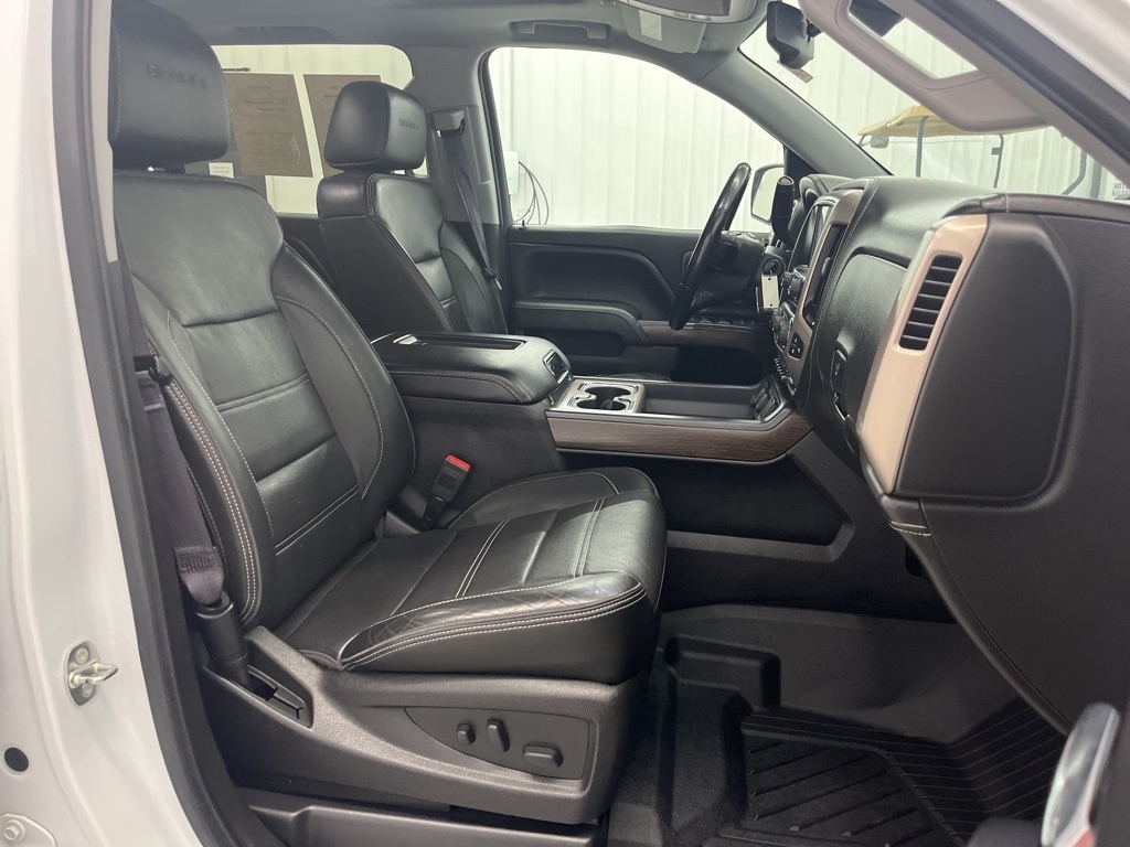 GMC Sierra 1500 4WD Crew Cab 143.5" Denali 2017