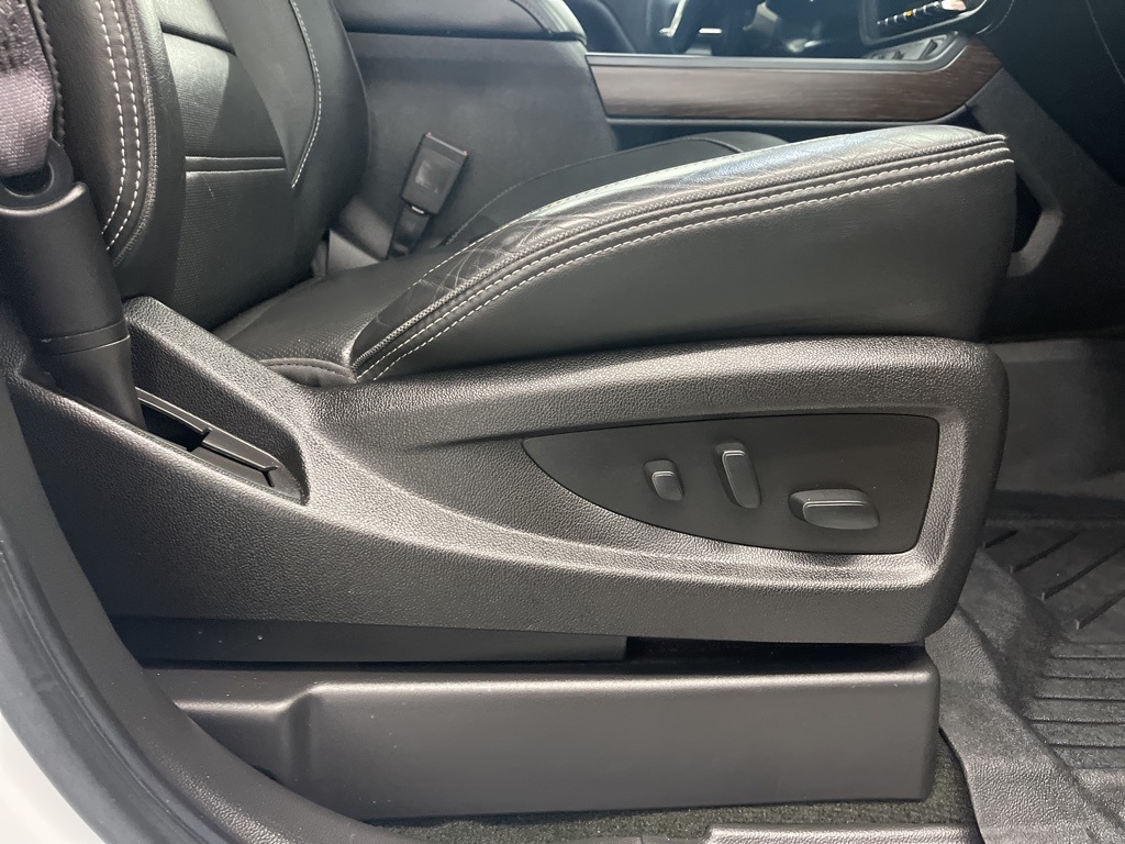 GMC Sierra 1500 4WD Crew Cab 143.5" Denali 2017