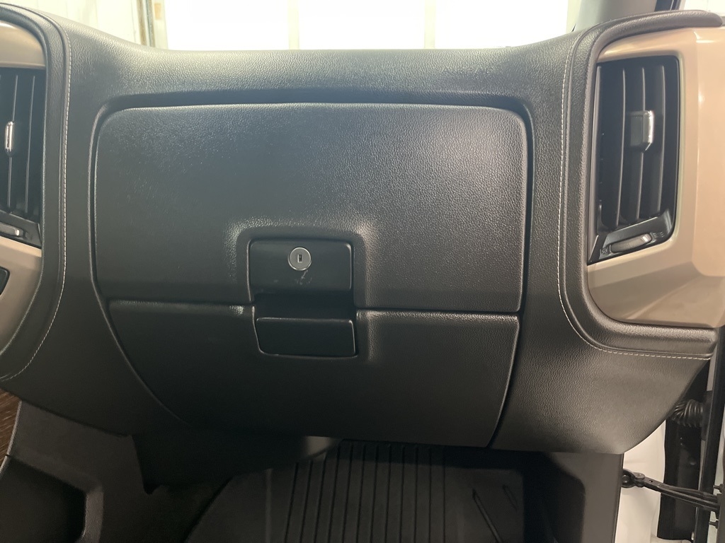 GMC Sierra 1500 4WD Crew Cab 143.5" Denali 2017