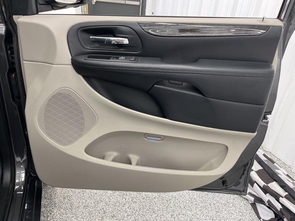 Dodge Grand Caravan 4dr Wgn SXT 2016