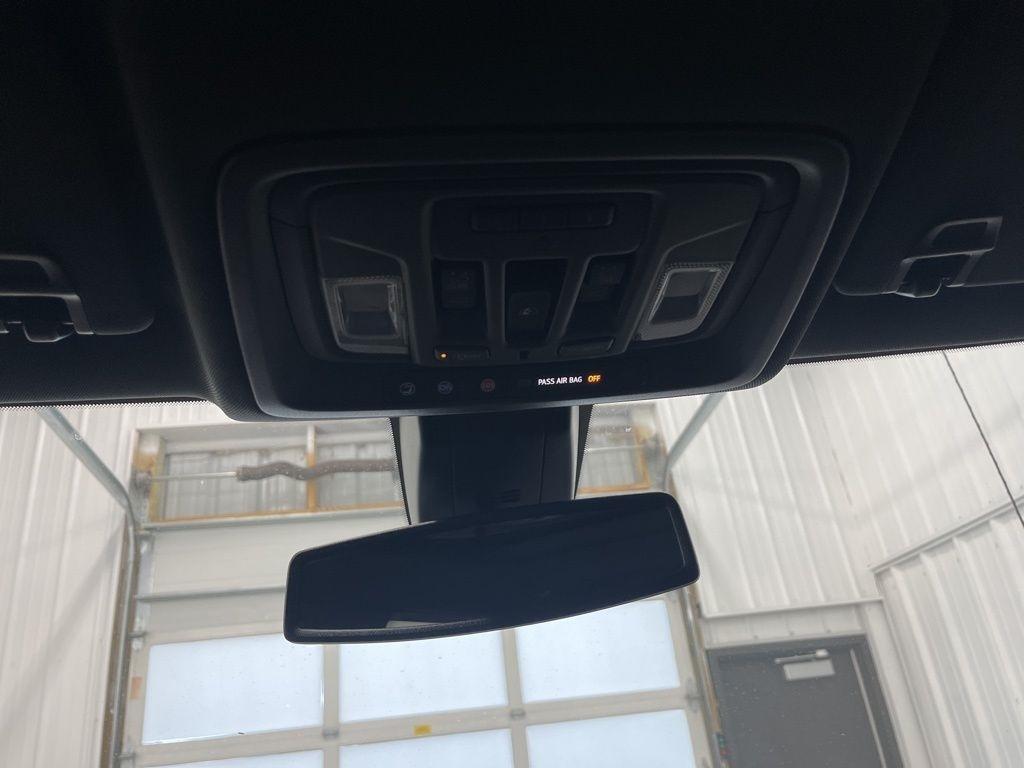 Chevrolet Silverado 1500 4WD Crew Cab 147" High Country 2021