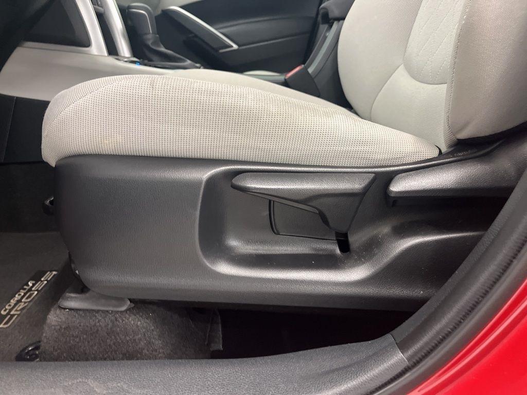 Toyota Corolla Cross LE 2WD (Natl) 2023