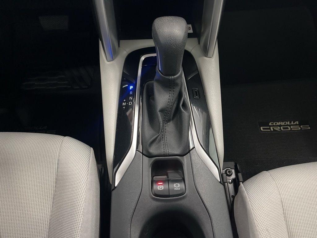 Toyota Corolla Cross LE 2WD (Natl) 2023