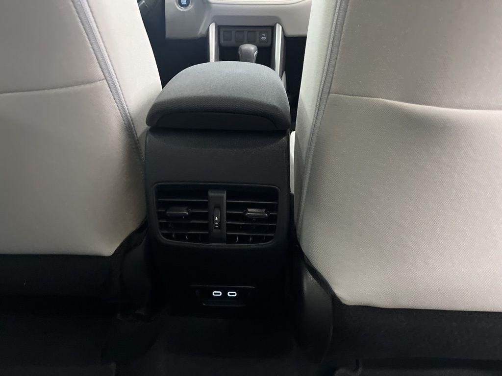 Toyota Corolla Cross LE 2WD (Natl) 2023