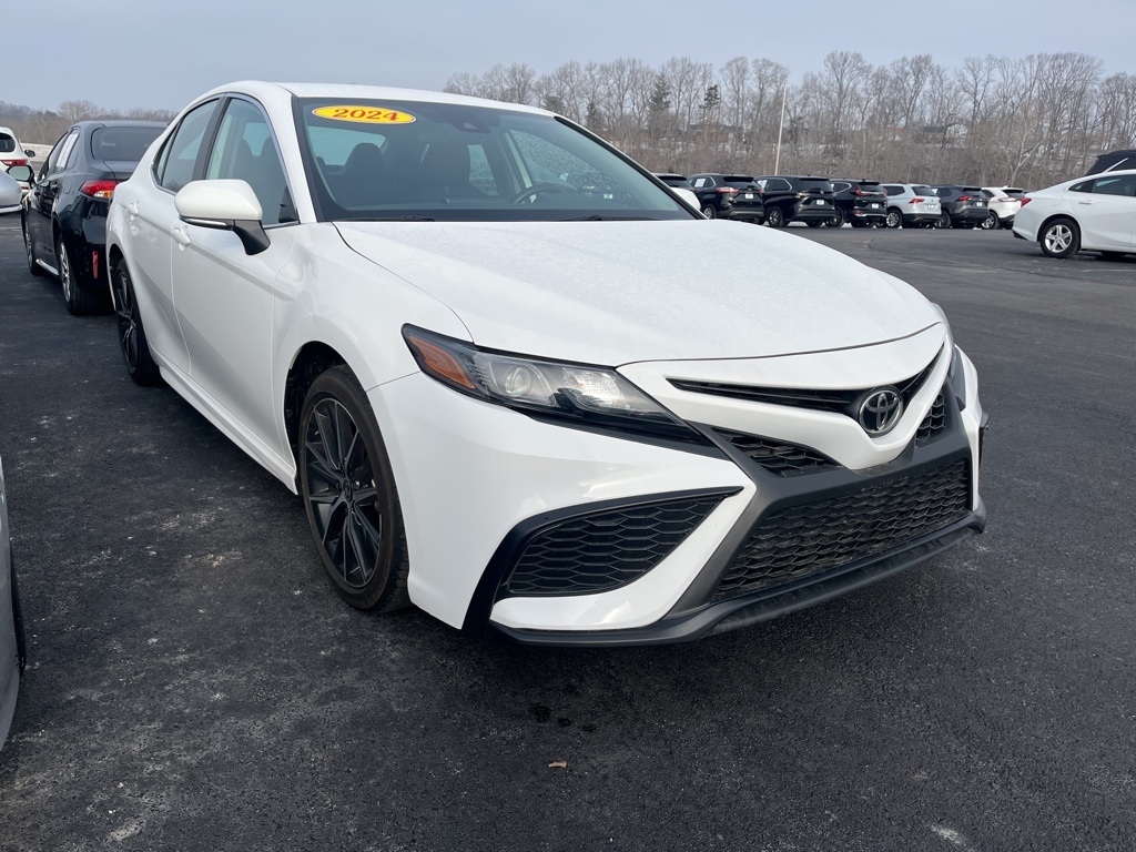 Toyota Camry SE Auto (Natl) 2024