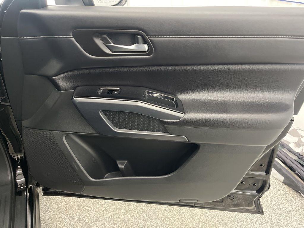 Nissan Pathfinder SL 4WD 2024