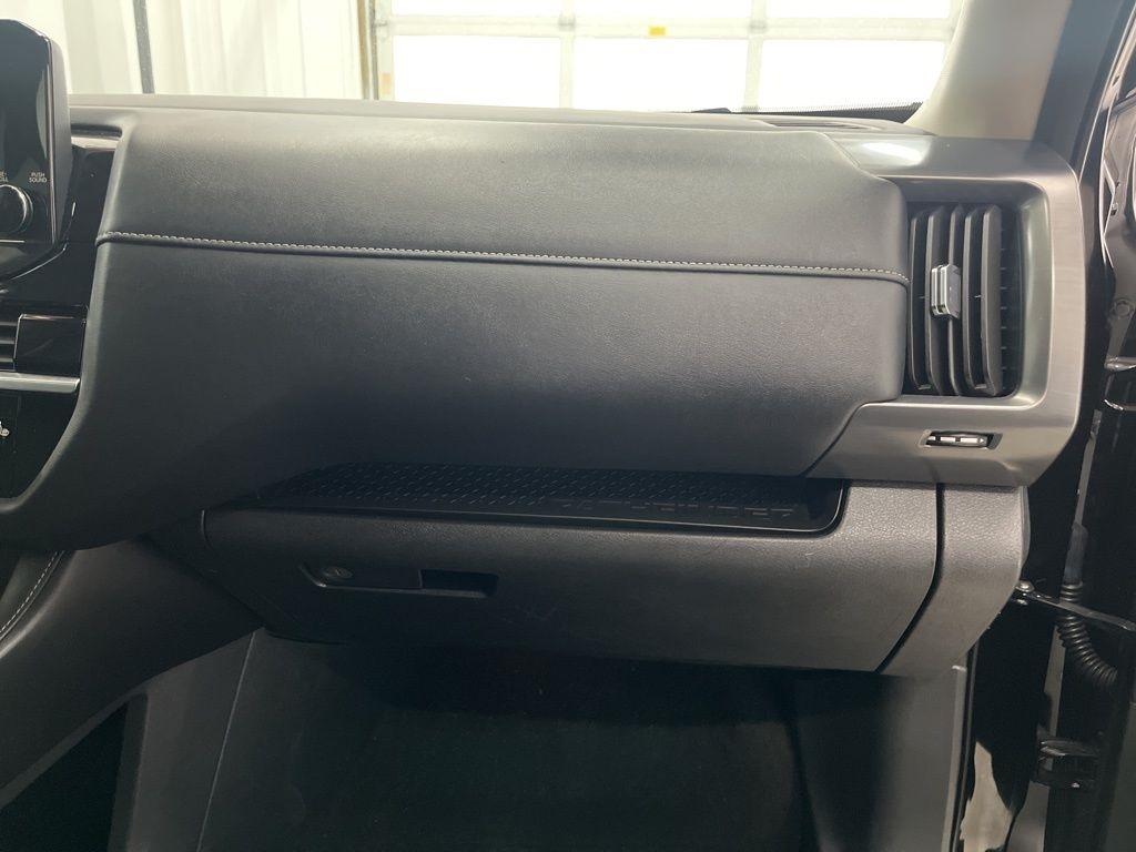 Nissan Pathfinder SL 4WD 2024